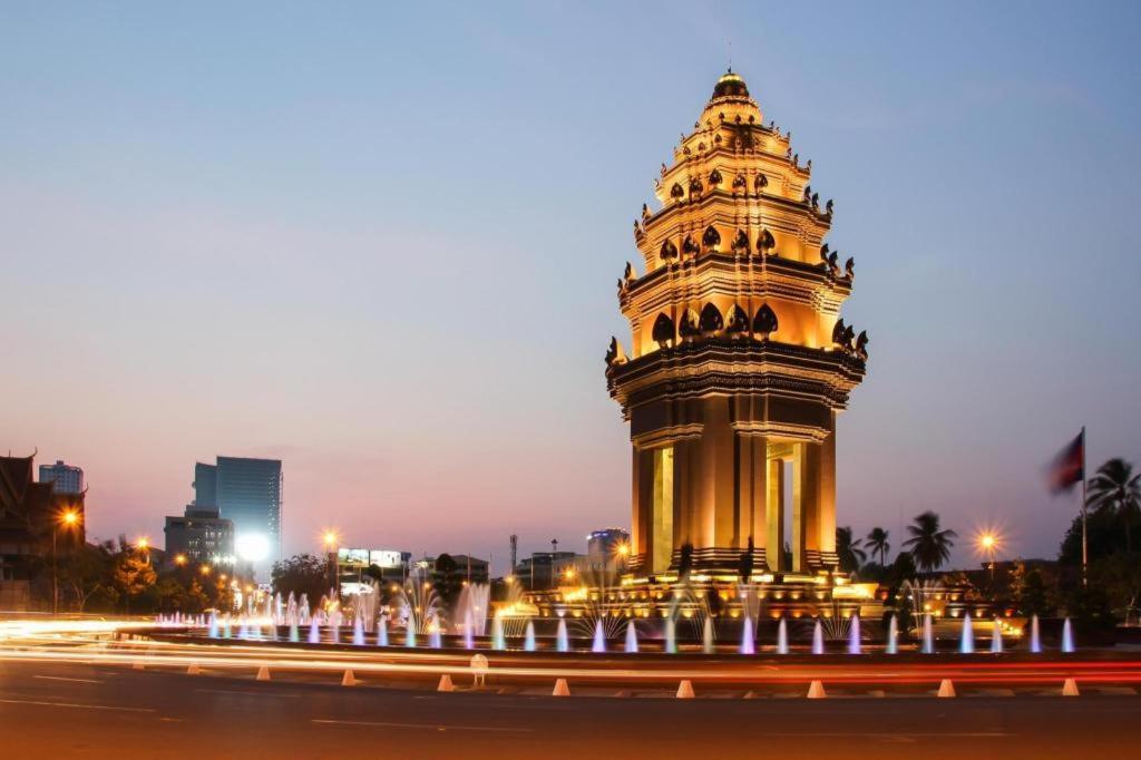 The Mou Hotel Phnom Penh Exterior foto
