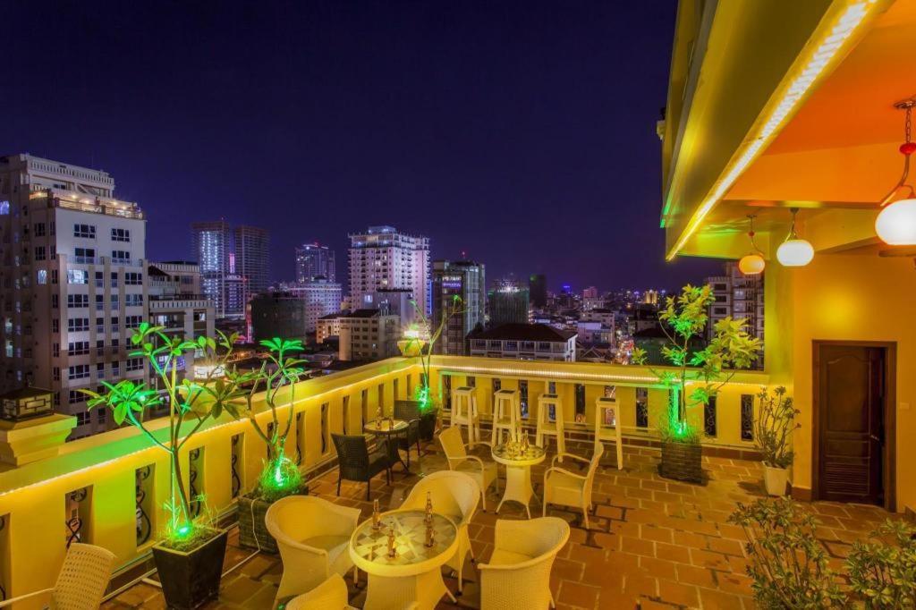 The Mou Hotel Phnom Penh Exterior foto